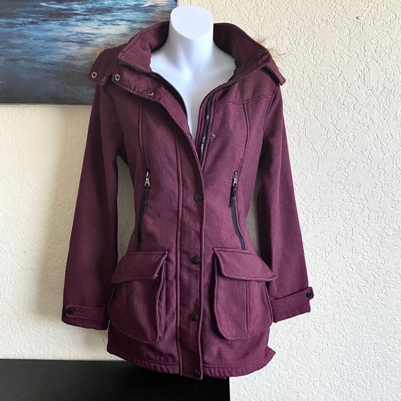 Burgundy Trench jacket with hood *medium* - Picture 3 of 12
